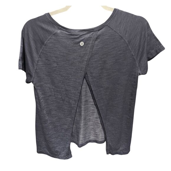 NWOT LULULEMON ATHLETICA Back In Action Short Sleeve Size 2 - Picture 4 of 4